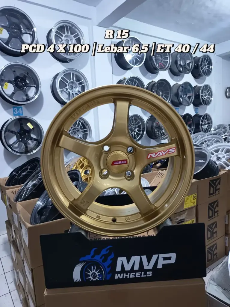 Rays Gold R15 - Pcd 4x100 - RH Performance