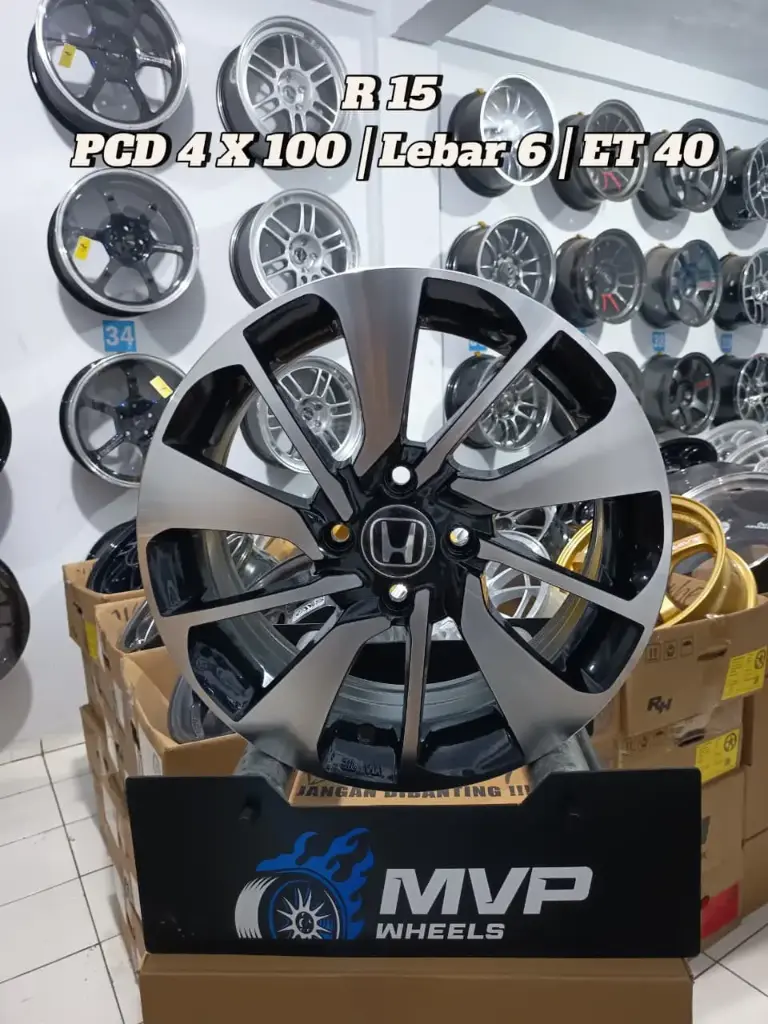 Oem Brio RS R15 Black - Pcd 4x100 - RH Performance