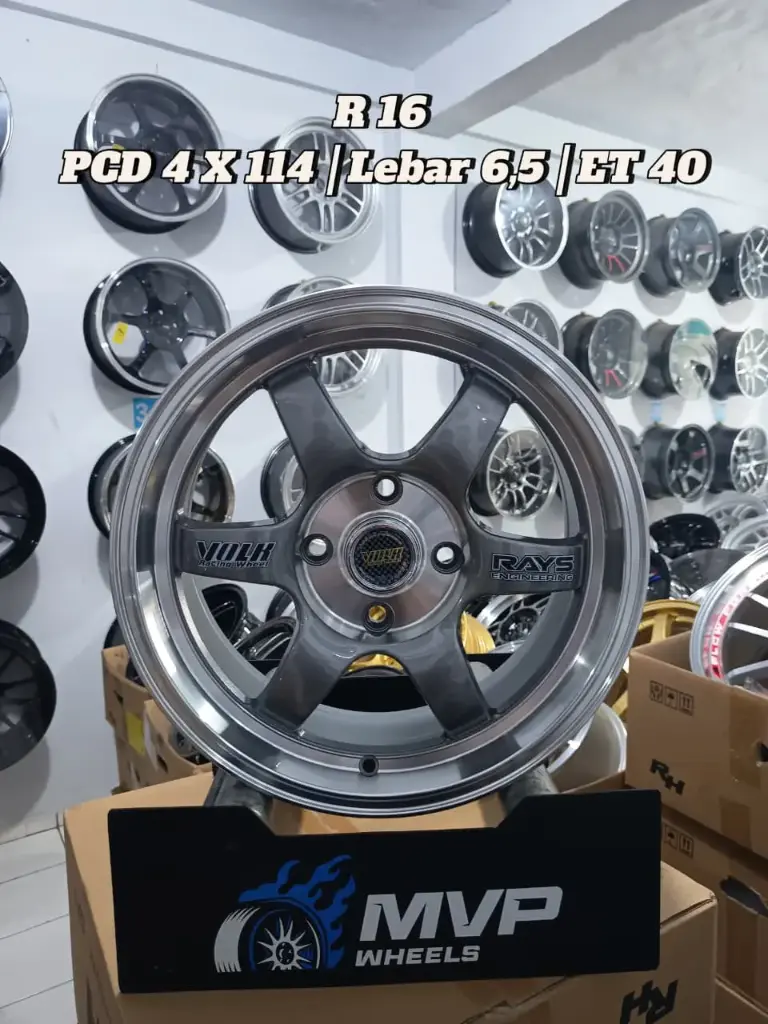 TE37 R16 Gloss Gunmetal - Pcd 4x114 - Rays Club