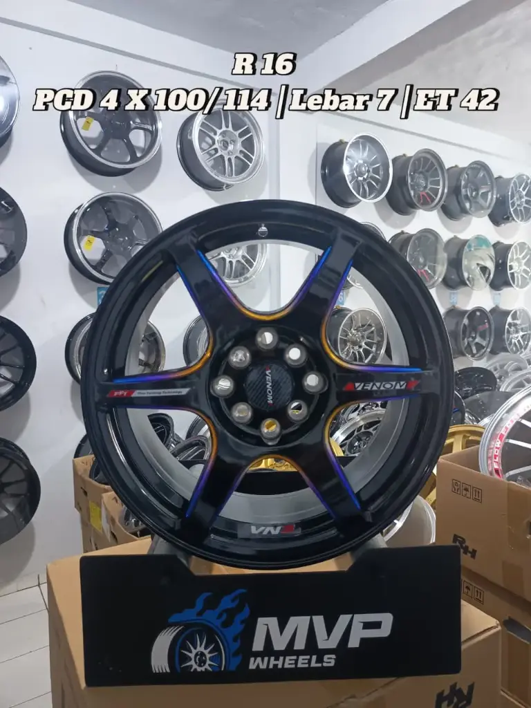 Venom 3 R16 Black milled spoke rainbow - Pcd 4x100/114 -              RH Performance