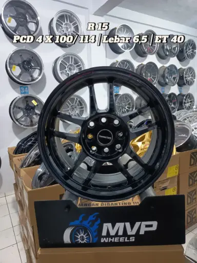 CP035 R15 Black - Pcd 4x100/114 -JF Luxury