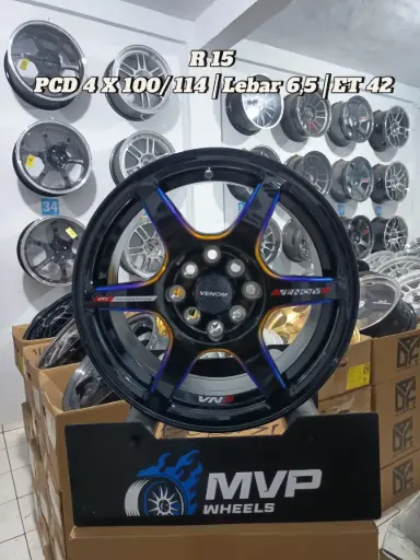 Venom 3 R15 Black Rainbow - Pcd 4x100/114 - RH Performance